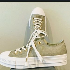 Converse platform shoes